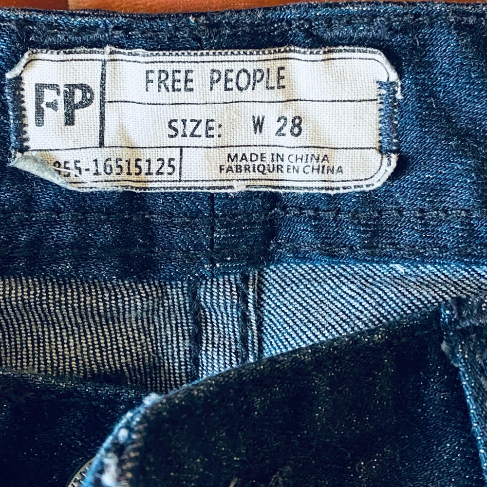 Free people navy blue distressed skinny jeans size 28/6